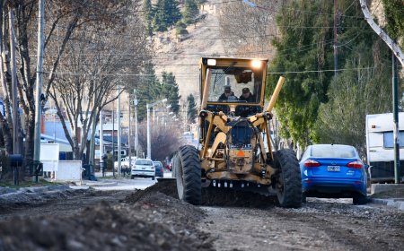 Obras en tu barrio: comenzó el adoquinado en el pasaje Nahuelpán del barrio Sargento Cabral