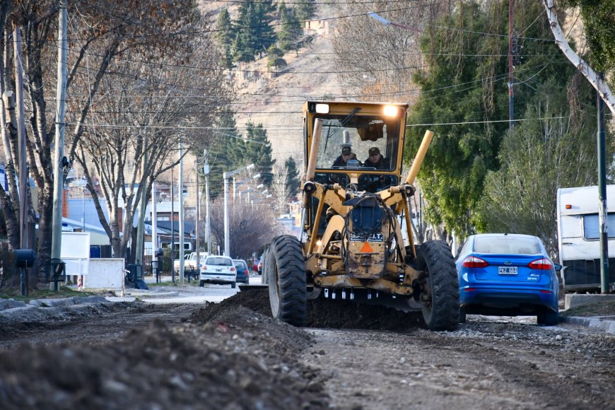 Obras en tu barrio: comenzó el adoquinado en el pasaje Nahuelpán del barrio Sargento Cabral
