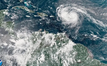Huracán Erin se intensifica rápidamente y llega a categoría 5 en el Atlántico
