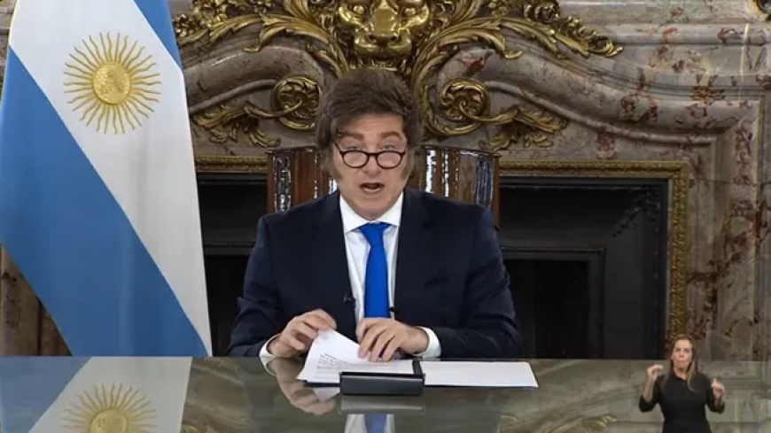 Milei anunció dos medidas para blindar el equilibrio fiscal y penalizar el déficit