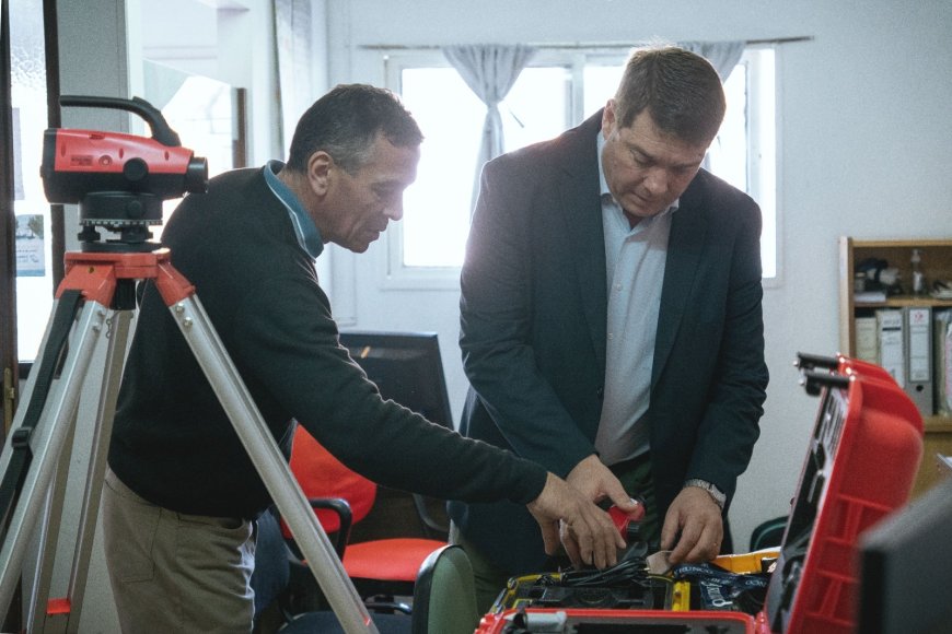 LA MUNICIPALIDAD DE RAWSON PRESENTÓ NUEVO EQUIPAMIENTO PARA EL ÁREA DE TOPOGRAFÍA