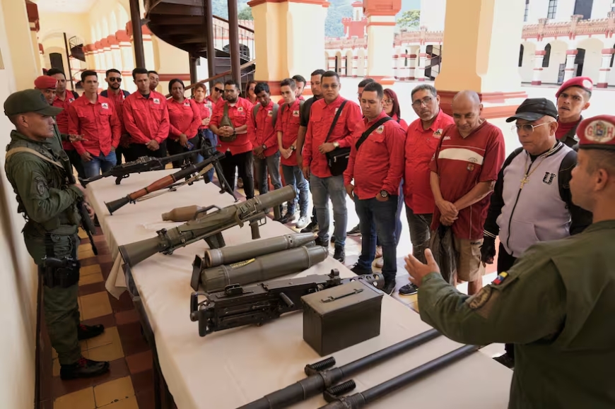 Maduro celebra arranque “triunfal” de alistamiento masivo ante presión militar de Estados Unidos