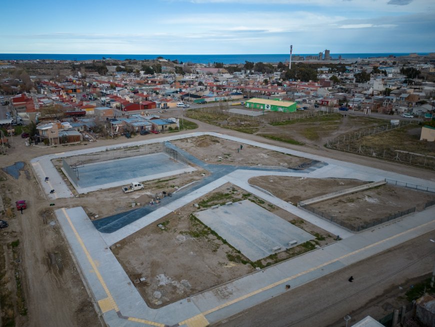 Con un 80% de avance continúan los trabajos en la plaza Yapeyú de Km 8