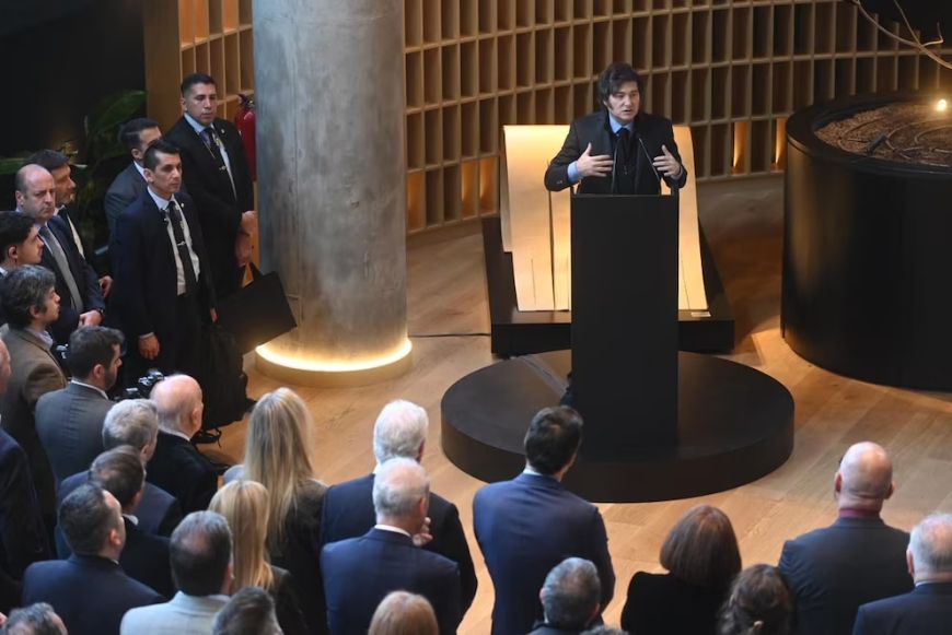 Javier Milei se mostró con su hermana Karina y aseguró: “Al Gobierno no le falta política, los de enfrente quieren romper todo”