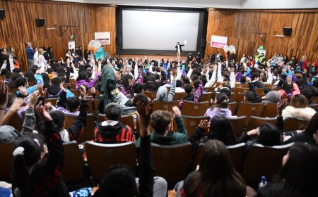 Provincia acompañó a estudiantes de Rawson en la jornada de reflexión sobre la convivencia escolar “Un recreo de película”