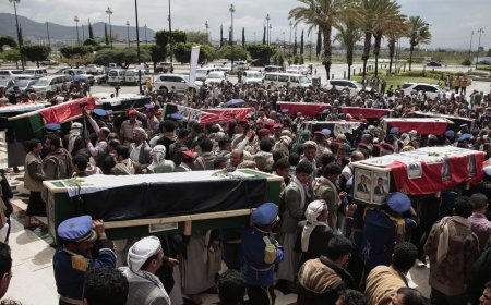 Funeral en Saná por periodistas muertos en ataque israelí