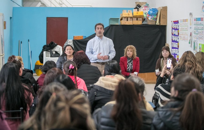 Desempleo, pobreza y salarios destruidos: el duro diagnóstico de Luque junto a mujeres en Comodoro