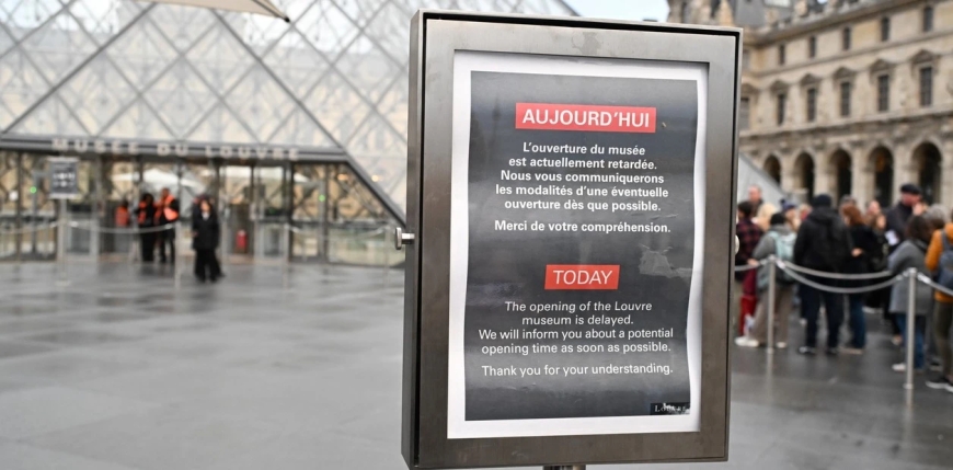 Robo en el Louvre: restos de ADN y un testigo clave complican a la banda extranjera