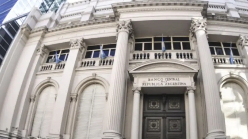 El Banco Central vendió US$ 45,5 millones para contener la suba del dólar y mantenerlo dentro de la banda cambiaria