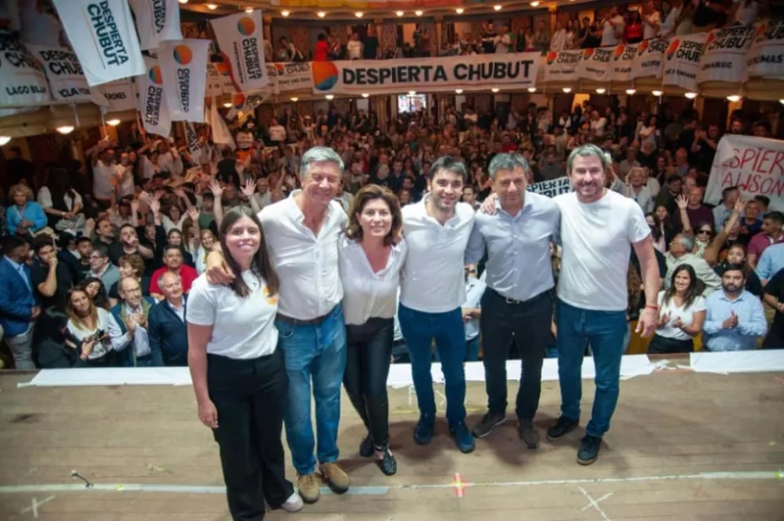 Ana Clara Romero cerró su campaña en Trelew junto a Ignacio Torres