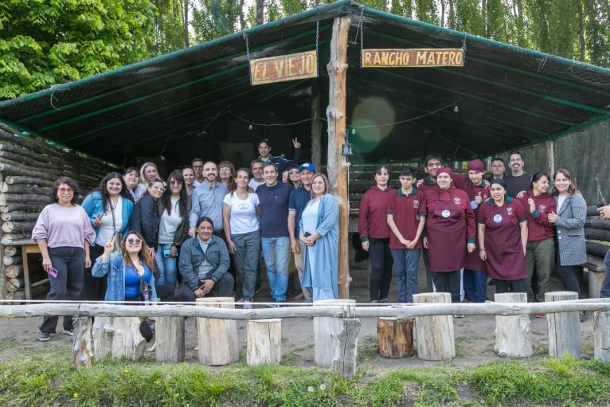 Luque cerró campaña en Sarmiento y llamó a votar el domingo para “ponerle un freno al ajuste”