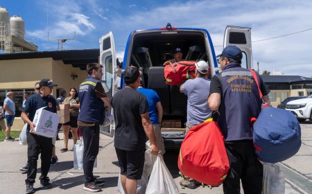 Con apoyo municipal, partieron refuerzos de Bomberos de Comodoro hacia la cordillera