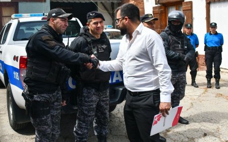 Esquel: El municipio entregó motocicletas 0 km a la Policía del Chubut