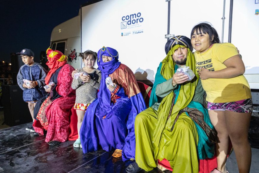 Comodoro celebra la tradicional llegada de los Reyes Magos en la Costanera