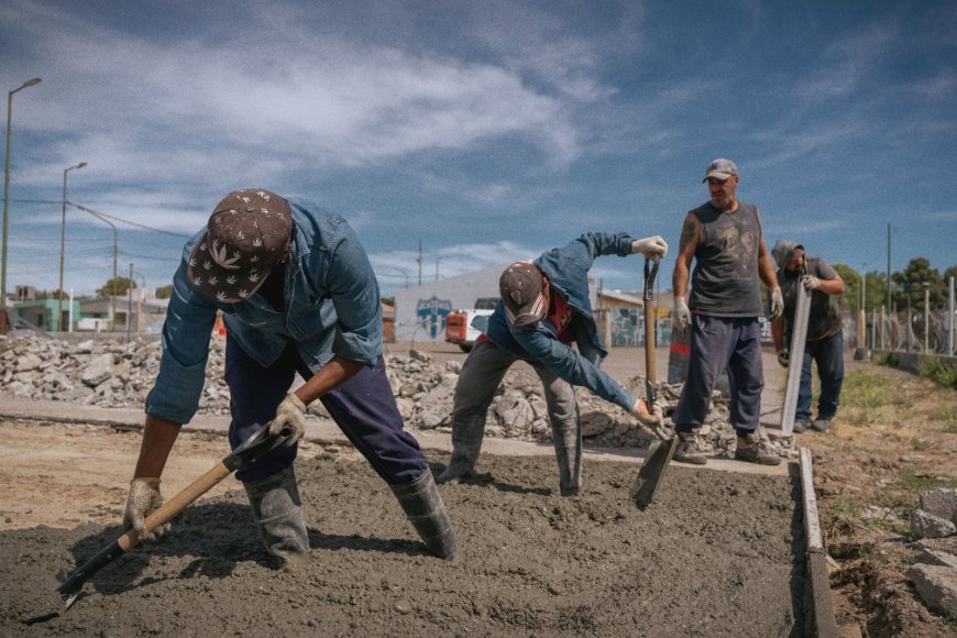 Rawson avanza con la reparación del playón deportivo del Área 12