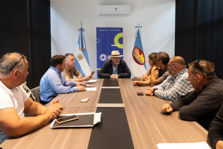 El intendente se reunió con vecinos por el desplazamiento del cerro Hermitte