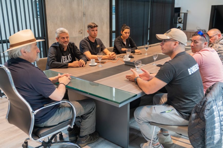 El intendente mantuvo un encuentro con la fuerza especializada que realiza evaluaciones técnicas en la zona afectada, a fin de definir medidas preventivas y de seguridad