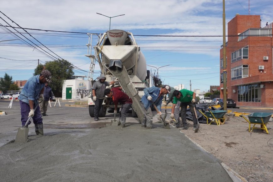 Rawson: Avanza a buen ritmo la remodelación integral del boulevard de Avenida San Martín