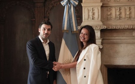 Torres firmó con Nación el pago de la deuda de Anses con Chubut por más de $48 mil millones