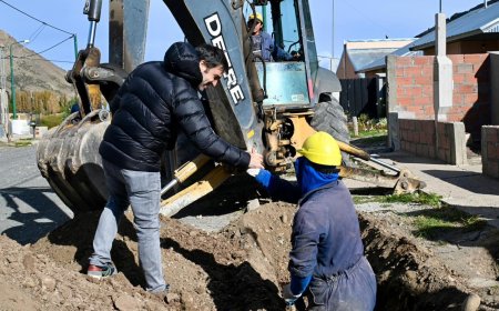 Valle Chico: Torres recorrió la obra que llevará gas a más de cien familias, poniendo fin a una década de espera