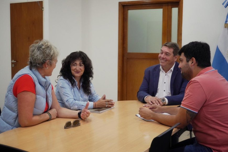 RAWSON: PRESENTARON 'GENERASAN', UNA RED DE APOYO Y ACOMPAÑAMIENTO FAMILIAR PARA ADULTOS