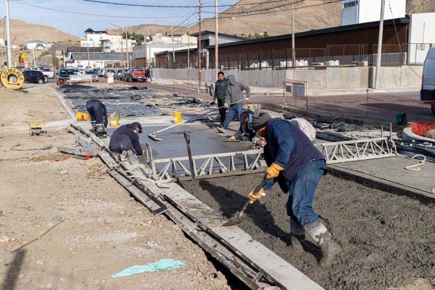 *El Municipio avanza con dos importantes obras de pavimentación en Km. 3*