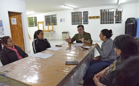 Provincia presentó en Río Mayo y Río Senguer un nuevo modelo de gestión para ferias del libro