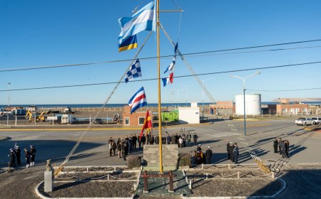 La Municipalidad acompañó el acto por el 212º Aniversario de la Armada Argentina
