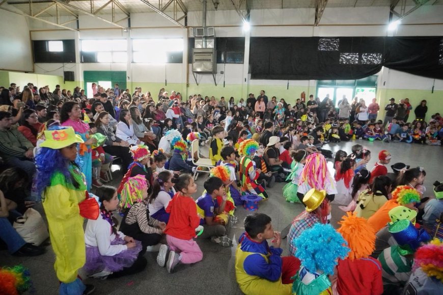 LA MUNICIPALIDAD DE RAWSON ACOMPAÑÓ EL 32° ANIVERSARIO DE LA ESCUELA N° 202