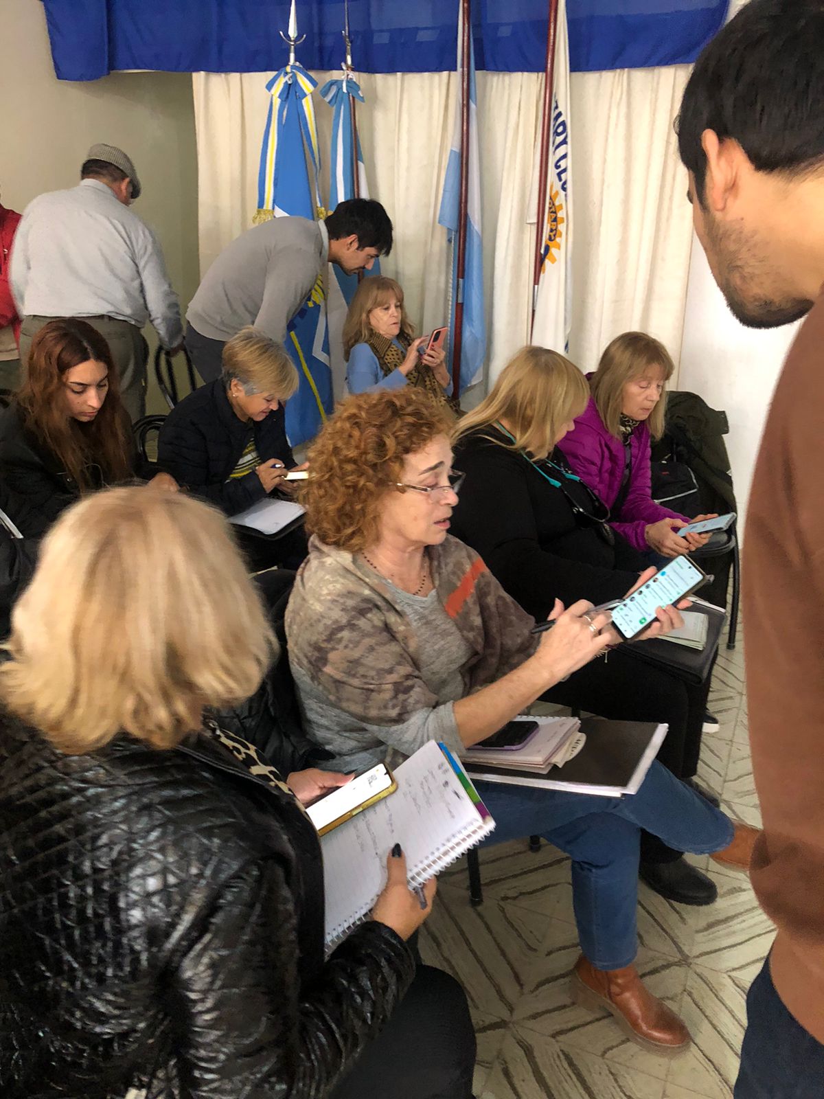 El ISSyS realizó en Trelew un nuevo taller gratuito de alfabetización digital para afiliados y jubiladoss