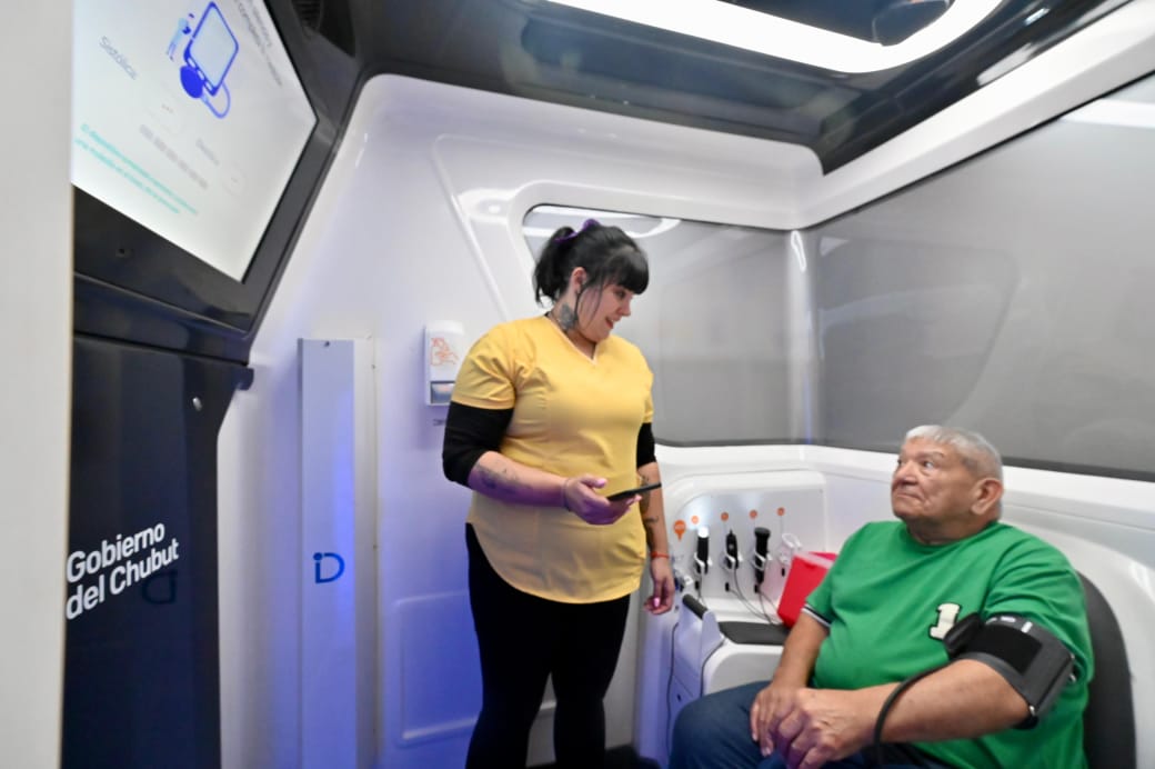 Provincia puso en marcha una Cabina de Multidiagnóstico de Telemedicina en un centro de salud de Comodoro Rivadavia