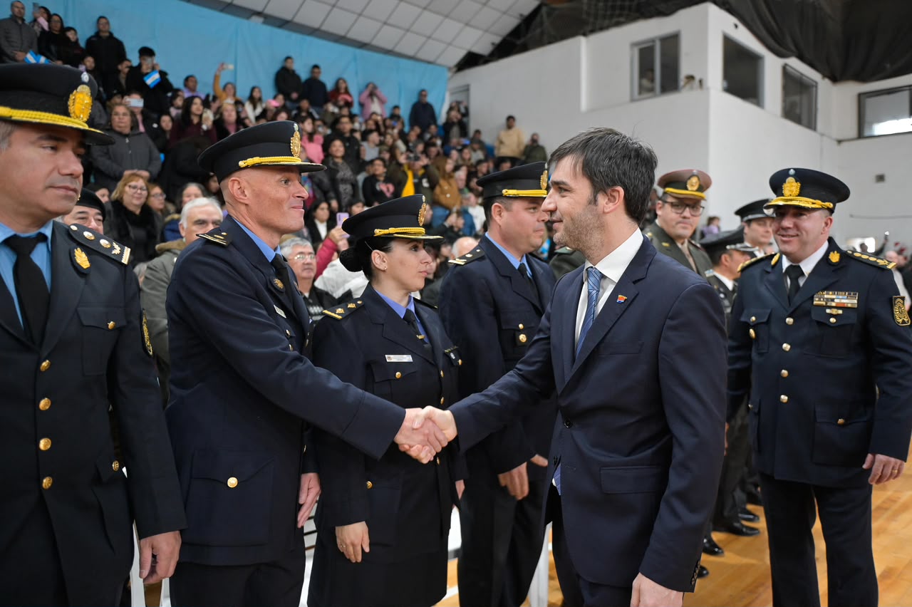 Torres confirmó la construcción de la Escuela de Cadetes y ratificó el primer Plan de Viviendas para la Policía del Chubut