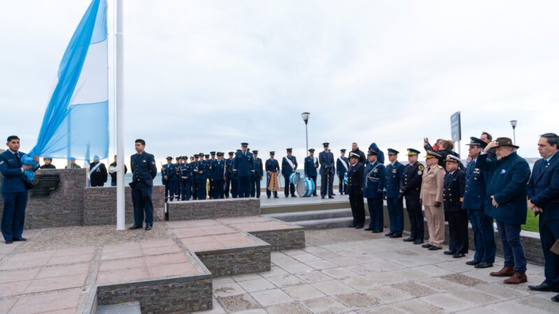 Comodoro conmemoró el Día de la Bandera con un fuerte llamado a rescatar los valores de los fundadores de la Patria