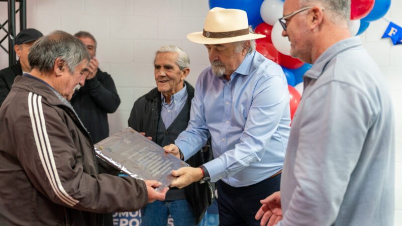 Othar acompañó la inauguración de la tienda y los nuevos vestuarios de USMA en su 95° aniversario