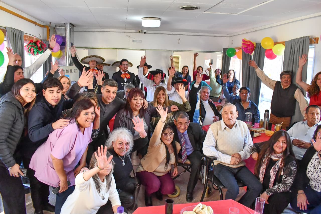 Provincia acompañó al Hogar de Ancianos Pablo VI en sus 48 años al servicio de las personas mayores en Comodoro Rivadavia