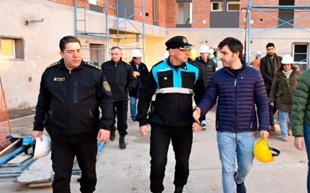 Torres recorrió el Pro.Cre.Ar. de Trelew y ratificó la entrega de 68 viviendas para policías, construidas con fondos provinciales