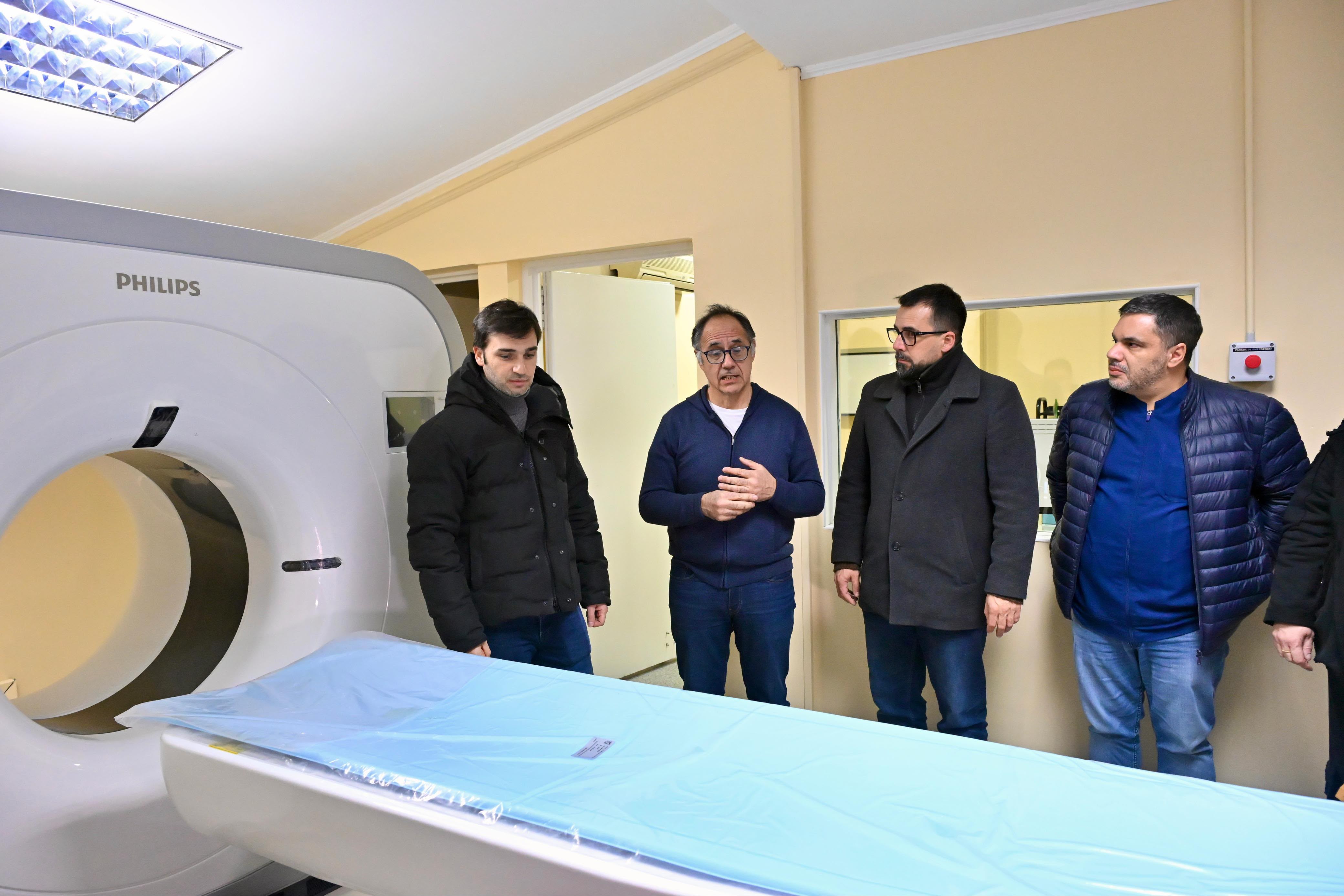 Plan Galina: Esquel incorporó un tomógrafo con inteligencia artificial y duplicó la capacidad de su Sala de Diálisis