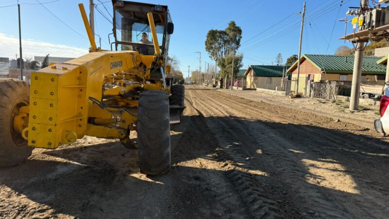 El Municipio continúa con las tareas de mejoramiento vial en los distintos barrios