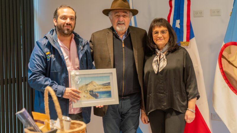 En el marco de la Feria del Libro, Othar y el alcalde de Coyhaique ratificaron el trabajo conjunto