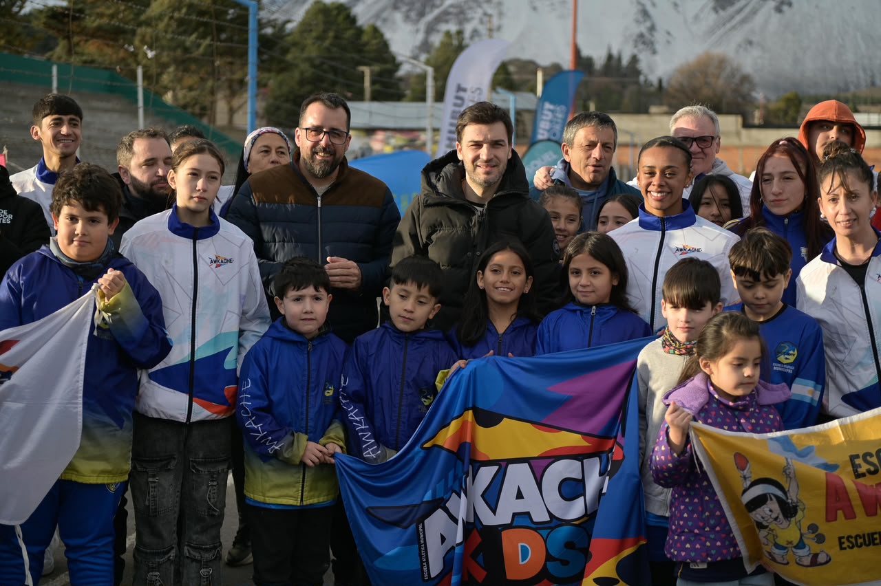 Plan Galina: Torres y Taccetta firmaron el convenio para modernizar integralmente la Pista Municipal de Atletismo de Esquel