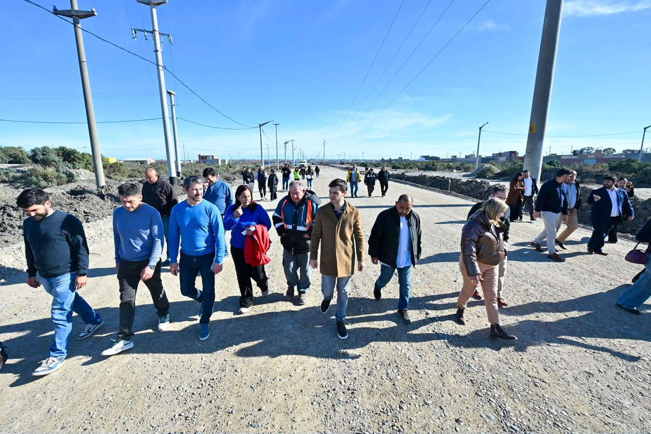 Plan Galina: Provincia avanza con la pavimentación de la avenida Oris de Roa y suma más de 20 nuevas cuadras en Trelew